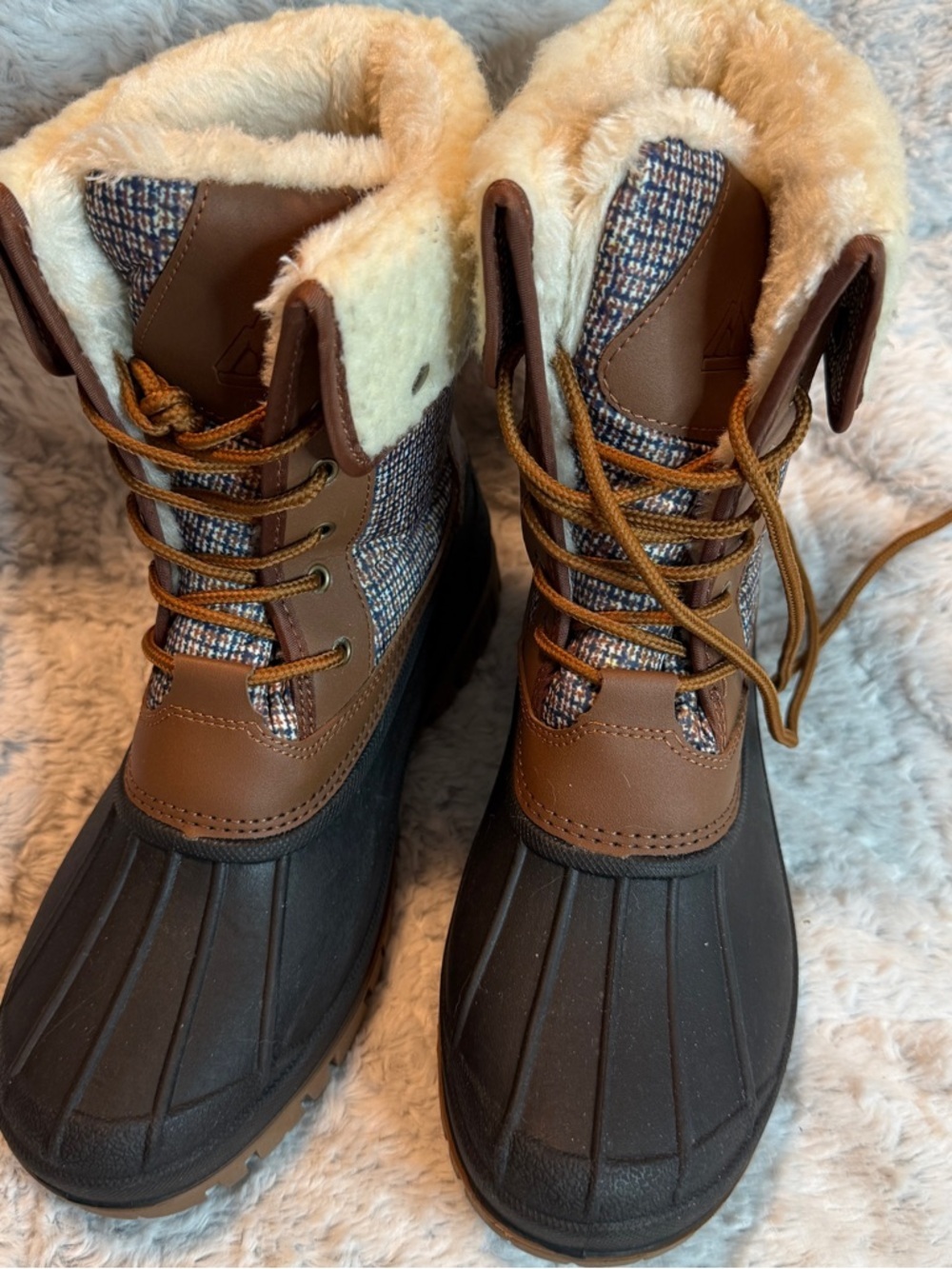 Boots with faux fur lining